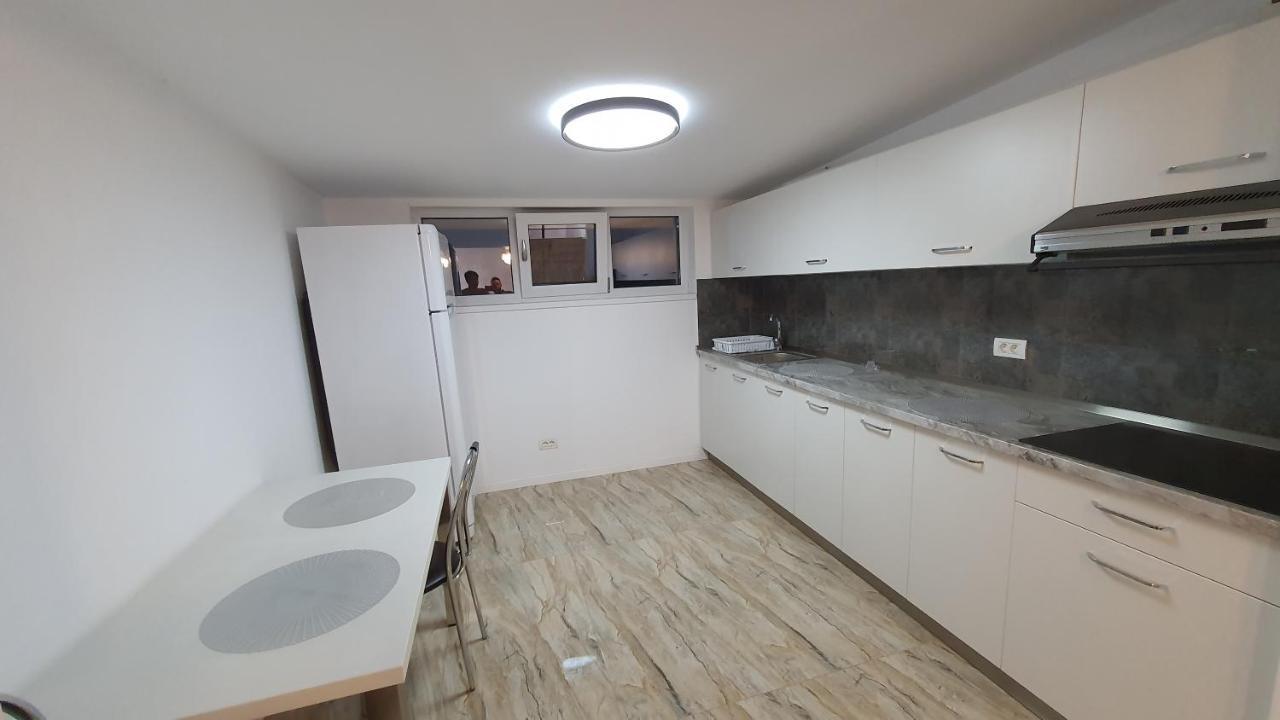 Cazare Spital Fundeni Bukarest Exteriör bild